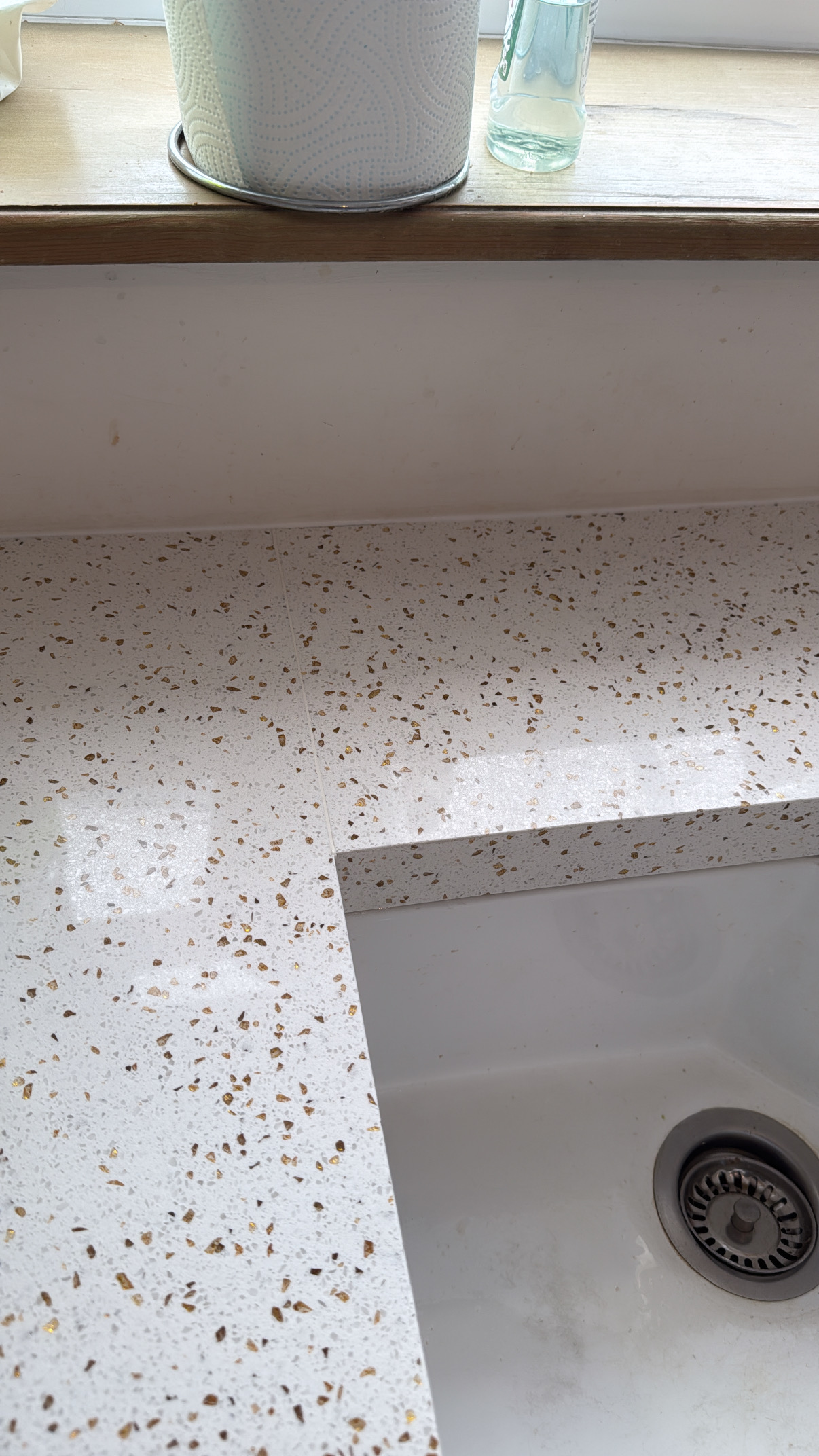 White Gitter 4